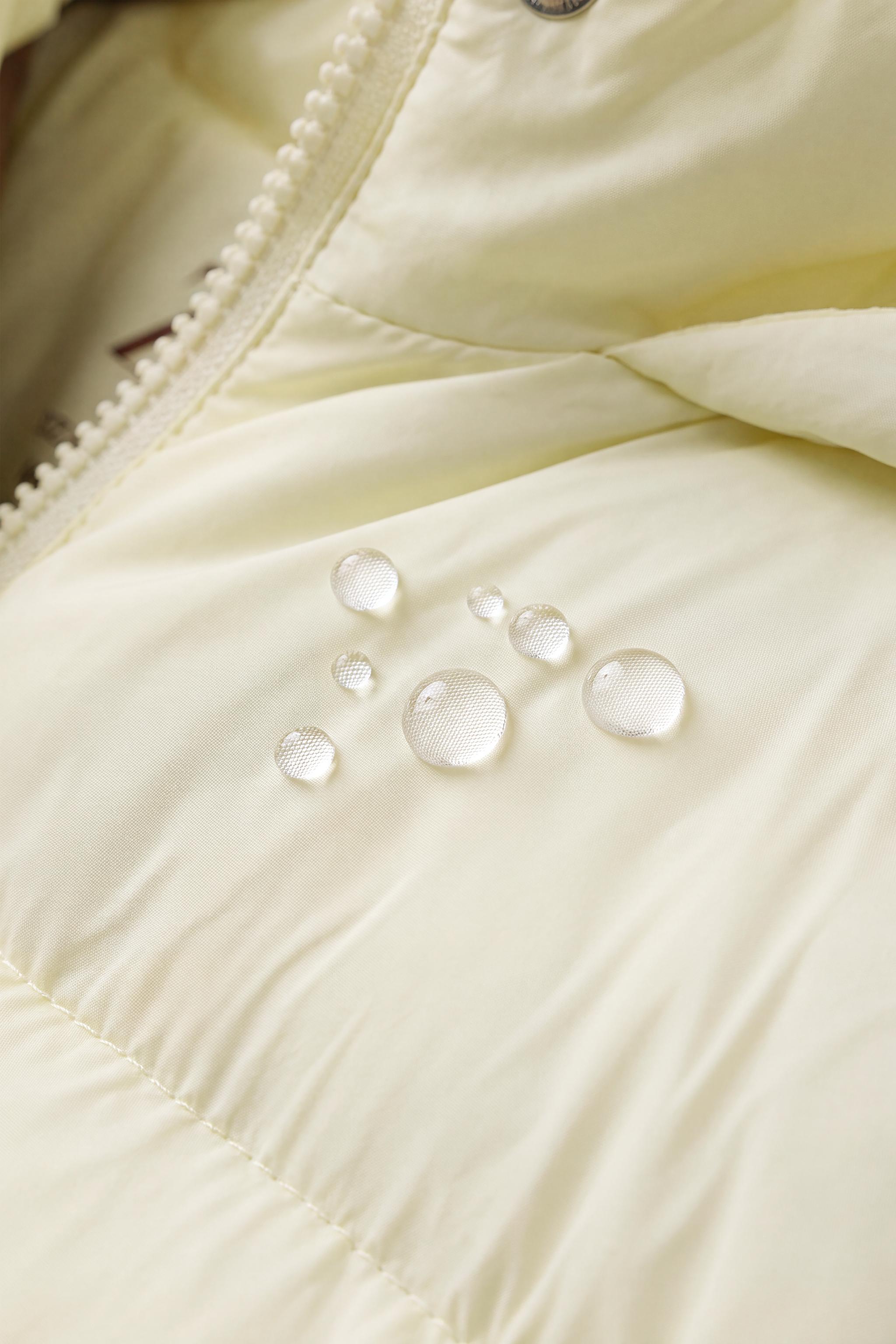 BLOUSON MATELASSÉ À CAPUCHE DÉPERLANT